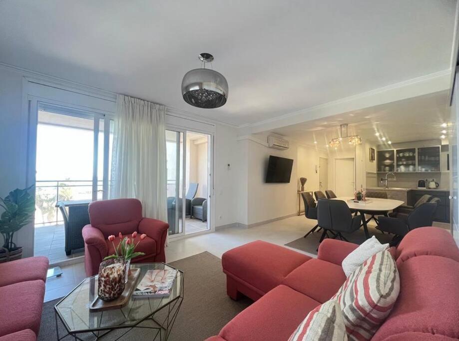 Апартаменты Cunit, Front Line With Sea View Экстерьер фото