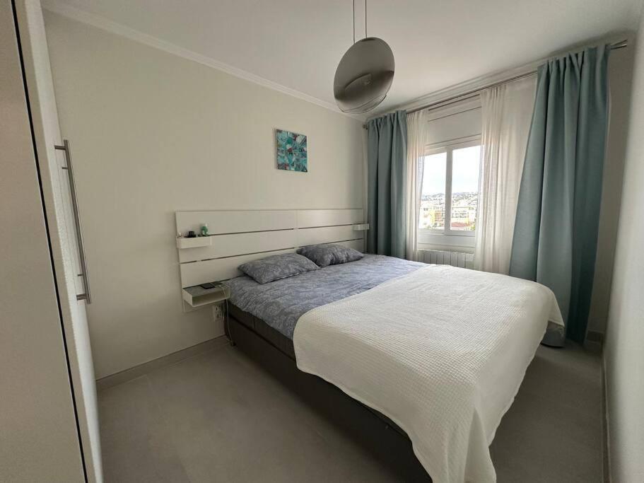 Апартаменты Cunit, Front Line With Sea View Экстерьер фото